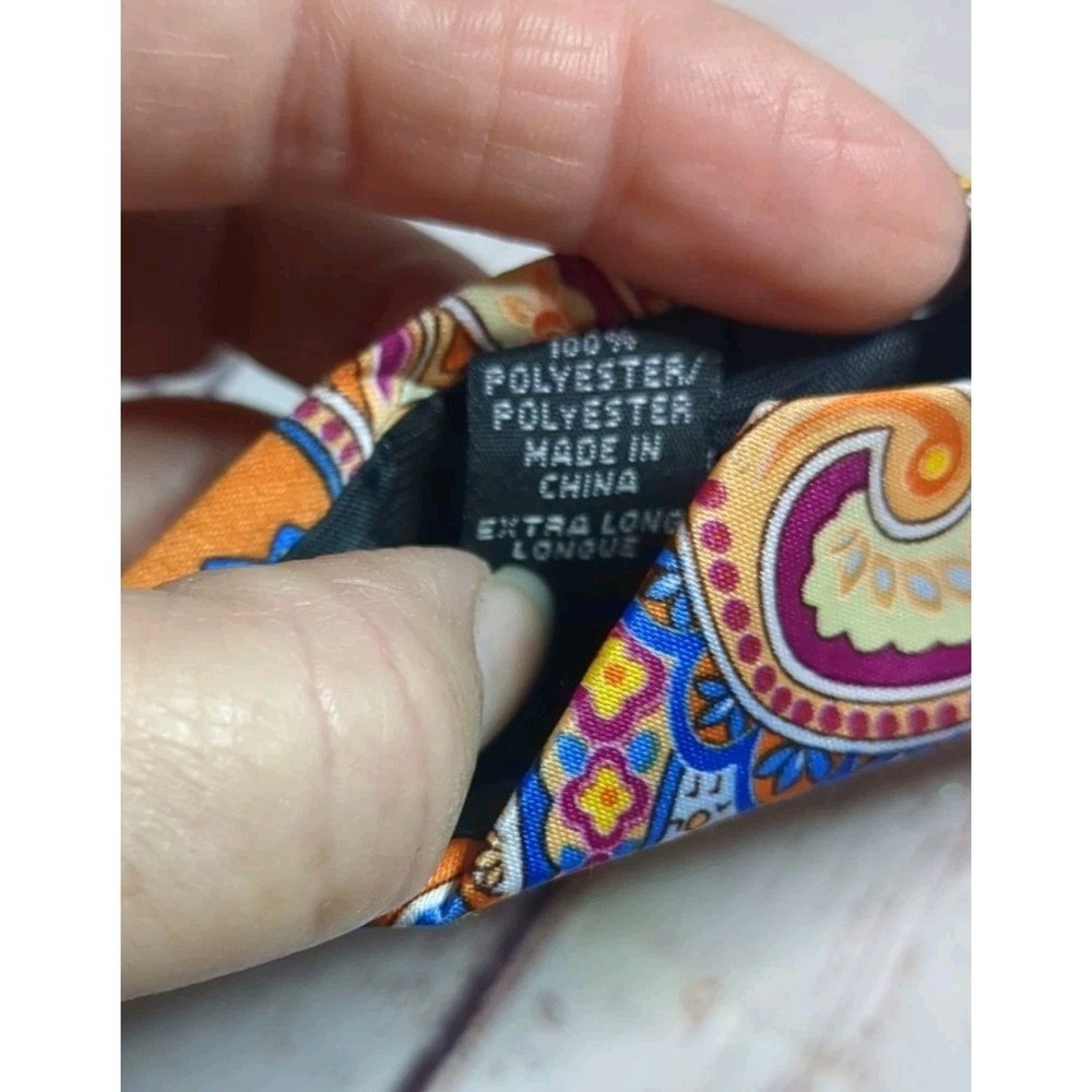 Geoffrey Beene Men's Extra Long Tie Paisley Pattern‎ 63" x 3½" - Picture 3 of 3